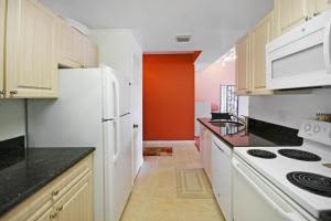 2040 Greenview Shores Blvd, Wellington, FL 33414, Sold 06/28/16