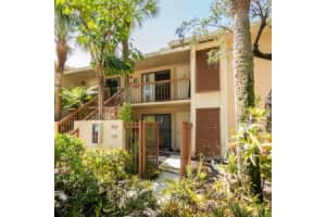 3939 NE 5th Ave APT A202, Boca Raton, FL 33431, Sold 10/11/16