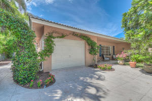 1001 NW 6th St, Boca Raton, FL 33486, Sold 08/09/16