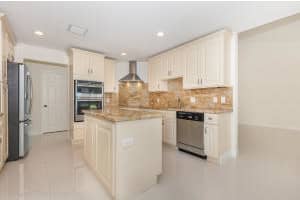 807 Par Cir, Delray Beach, FL 33445, Sold 08/05/16