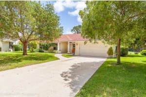 807 Par Cir, Delray Beach, FL 33445, Sold 08/05/16