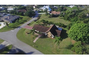 710 SE Hidden River Dr, Port St. Lucie, FL 34983, Sold 05/19/17