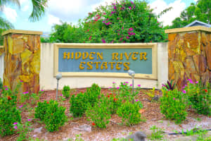 717 SE Hidden River Dr, Port St. Lucie, FL 34983, Sold 05/31/17