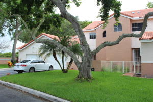 8219 NW 70th St, Tamarac, FL 33321, Sold 07/20/16