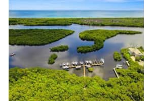 8048 SE Pilots Cove Terrace, Hobe Sound, FL 33455, Sold 09/13/16