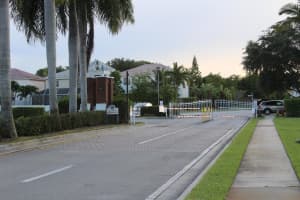 6523 Spring Meadow Dr, Greenacres, FL 33413, Sold 08/22/16