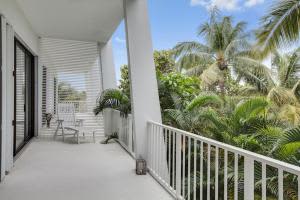 2275 S Ocean Blvd #206n, Palm Beach, FL 33480, Sold 08/05/16