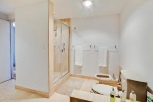 2275 S Ocean Blvd #206n, Palm Beach, FL 33480, Sold 08/05/16