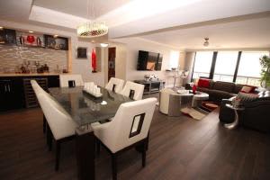 2001 N Ocean Blvd, Boca Raton, FL 33431, Sold 02/15/17