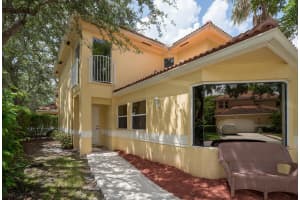 11231 Lakeview Dr, Coral Springs, FL 33071, Sold 09/09/16