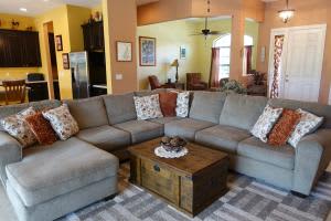 2044 NW Winterberry Tr, Jensen Beach, FL 34957, Sold 02/28/17