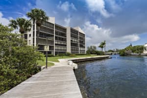 11390 12 Oaks Way, North Palm Beach, FL 33408, Sold 08/24/17