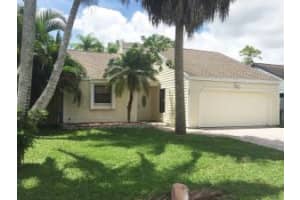495 Oak Shadow Way, Wellington, FL 33414, Sold 09/02/16