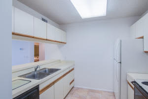 11 Plantation Dr APT 203, Vero Beach, FL 32966, Sold 11/18/16