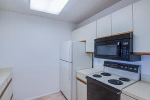 11 Plantation Dr APT 203, Vero Beach, FL 32966, Sold 11/18/16