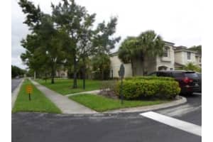 938 Summit Lake Dr, West Palm Beach, FL 33406, Sold 11/10/16
