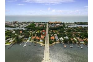 102 N Atlantic Dr, Lantana, FL 33462, Sold 12/06/16