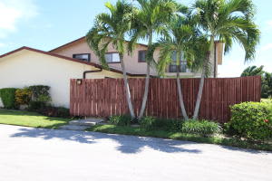 4215 Landar Dr N, Lake Worth, FL 33463, Sold 11/04/16