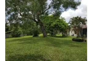 18 Mohawk Dr, Royal Palm Beach, FL 33411, Sold 11/23/16