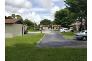 18 Mohawk Dr, Royal Palm Beach, FL 33411, Sold 11/23/16