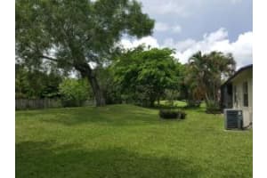 18 Mohawk Dr, Royal Palm Beach, FL 33411, Sold 11/23/16