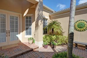 9335 W Maiden Ct, Vero Beach, FL 32963, Sold 05/10/17