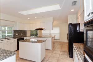 2085 Greenview Cove Dr, Wellington, FL 33414, Sold 05/30/17