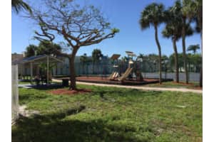 405 Executive Center Dr, West Palm Beach, FL 33401, Sold 11/19/16