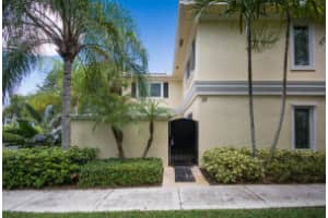 1010 NE 8th Ave, Delray Beach, FL 33483, Sold 12/02/16