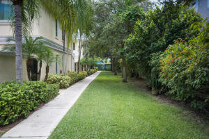 1010 NE 8th Ave, Delray Beach, FL 33483, Sold 12/02/16