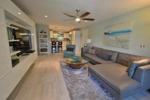 807 NE 1st St #6w, Delray Beach, FL 33483, Sold 02/28/17