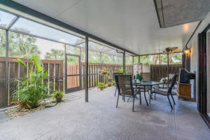 304 SE Castle Ct, Port St. Lucie, FL 34952, Sold 11/30/16