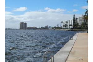 810 Lake Shore Dr, Lake Park, FL 33403, Sold 11/02/16