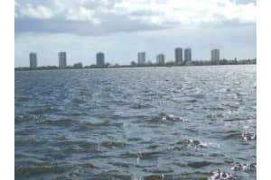 810 Lake Shore Dr, Lake Park, FL 33403, Sold 11/02/16