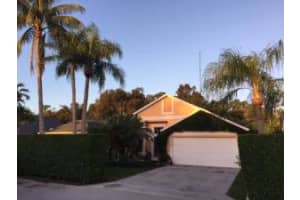 2715 Foxhall Dr W, West Palm Beach, FL 33417, Sold 12/02/16