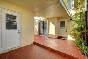 302 Maplewood Dr, Greenacres, FL 33415, Sold 12/15/16