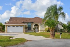 662 SW Woodside Ct, Palm City, FL 34990, Sold 12/29/16