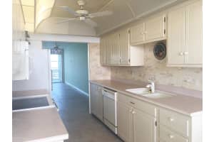 935 E Causeway Blvd, Vero Beach, FL 32963, Sold 03/30/17