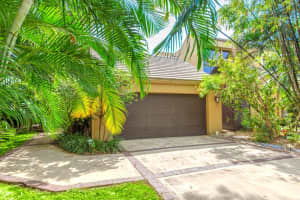 700 St Albans Dr, Boca Raton, FL 33486, Sold 03/31/17
