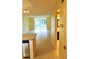 400 SE 10th St, Deerfield Beach, FL 33441, Sold 04/28/17