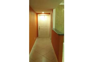 3300 NW 46th St APT 107, Oakland Park, FL 33309, Sold 05/08/17
