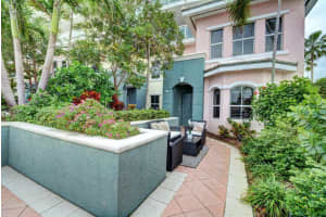 2051 SE 3rd St, Deerfield Beach, FL 33441, Sold 11/07/17