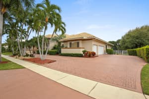 800 NE 77th St, Boca Raton, FL 33487, Sold 05/09/17