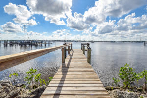 624 SW St Lucie Crescent, Stuart, FL 34994, Sold 02/10/17