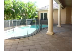 9226 Pineville Dr, Lake Worth, FL 33467, Sold 06/19/17