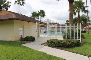4326 Woodstock Dr, West Palm Beach, FL 33409, Sold 02/15/17