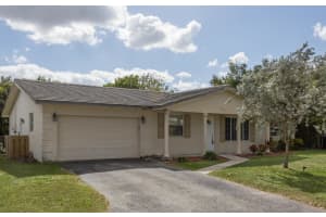 11310 NW 38th St, Coral Springs, FL 33065, Sold 01/03/17