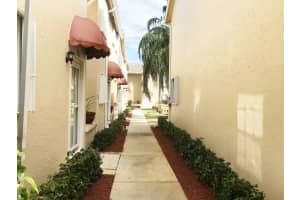 324 Waterside Dr, Hypoluxo, FL 33462, Sold 05/01/17
