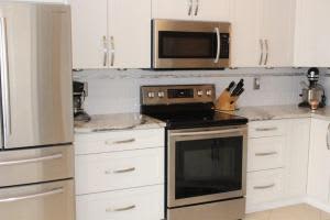 6021 SE Martinique Dr, Stuart, FL 34997, Sold 02/17/17
