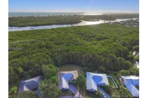 10540 SE Jupiter Narrows Dr, Hobe Sound, FL 33455, Sold 09/29/17